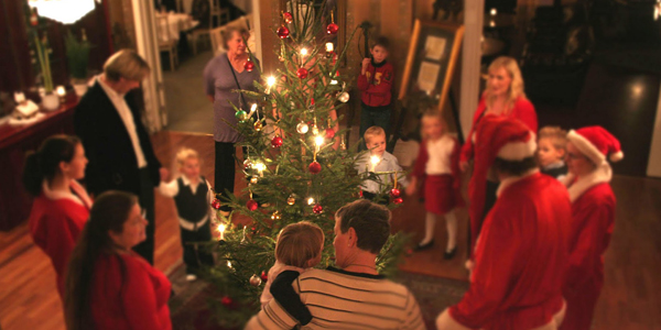 Christmas celebration ideas with family 1