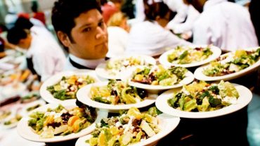 7 Tips To Consider When Choosing A Wedding Caterer
